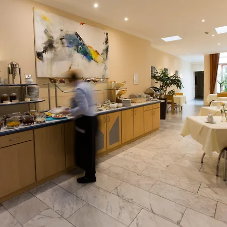 Astor & 4* Κολωνία