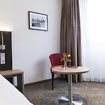 Astor & فندق كولونيا