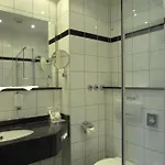 Astor & فندق كولونيا
