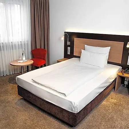 Отель Astor & 4*
