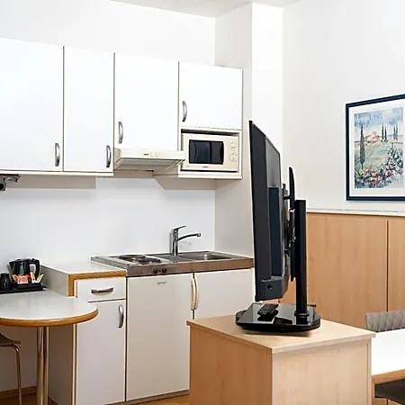 Отель Astor & 4*